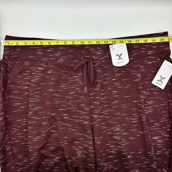 Xersion Women's Plus Size Bold Burgundy Mid Rise Active Jogger Pant Size 1X 2X - Picture 8 of 10